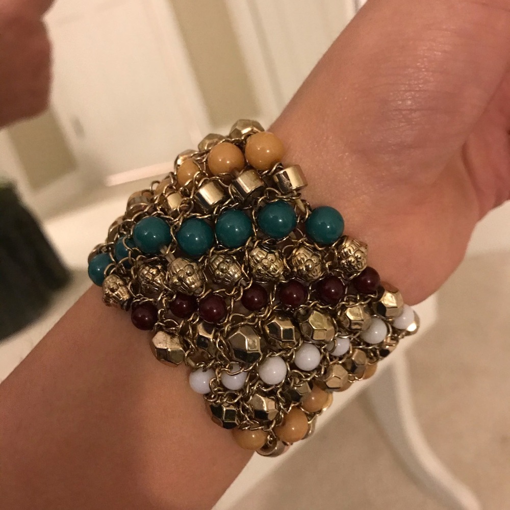 Multicolored elastic beaded bracelet